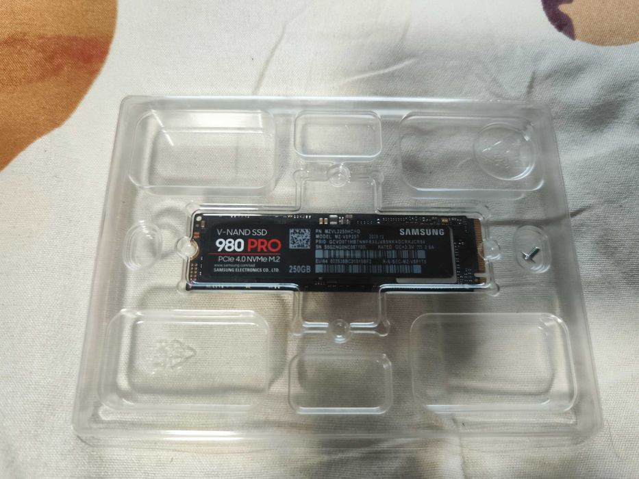 Memorie SSD  Samsung 980 Pro M2 250 GB