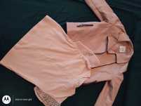 geaca piele ecologica ros  si tricou asortat