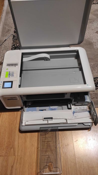 imprimanta multifunctionala hp C4280 trebuie schimbate cartusele