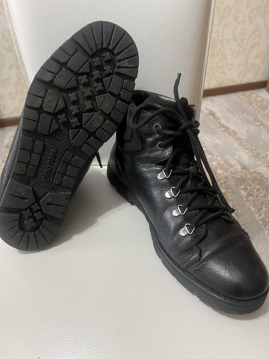 Ботинки кожаные Gino Rossi