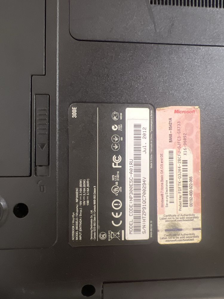 Ноутбук Samsung NP300E5C