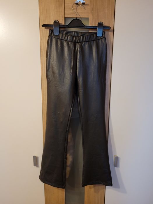 Pantaloni imitatie piele fete 11-12 ani