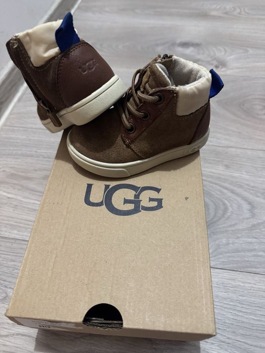 Ghete ugg marimea 22