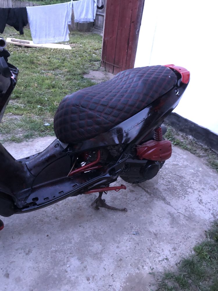 vand scuter aprilia leonardo 125