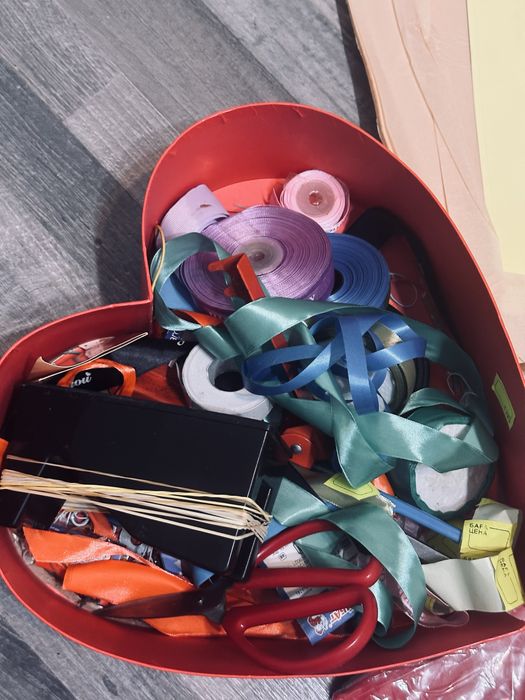 Набор флористической бумаги и лент — для букетов и подарков