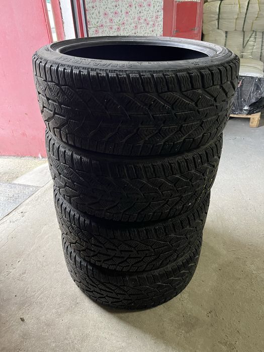 4бр зимни гуми Taurus 225/40R18