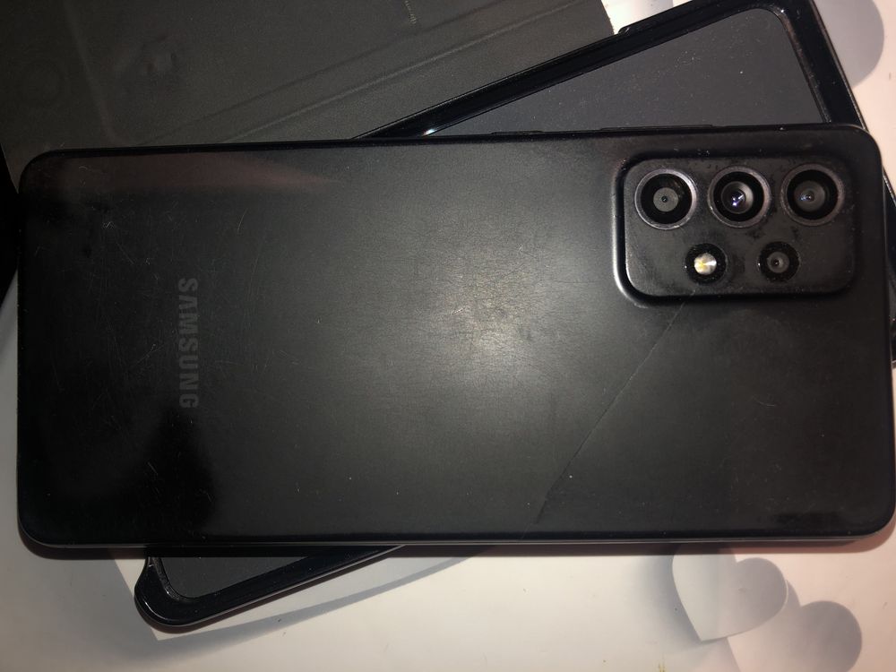 Продам Samsung Galaxy A52