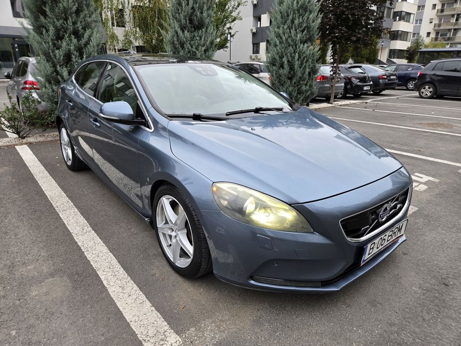 Volvo V40 2.0 D Automat Extra Full Propietar Stare Perfecta  Variante