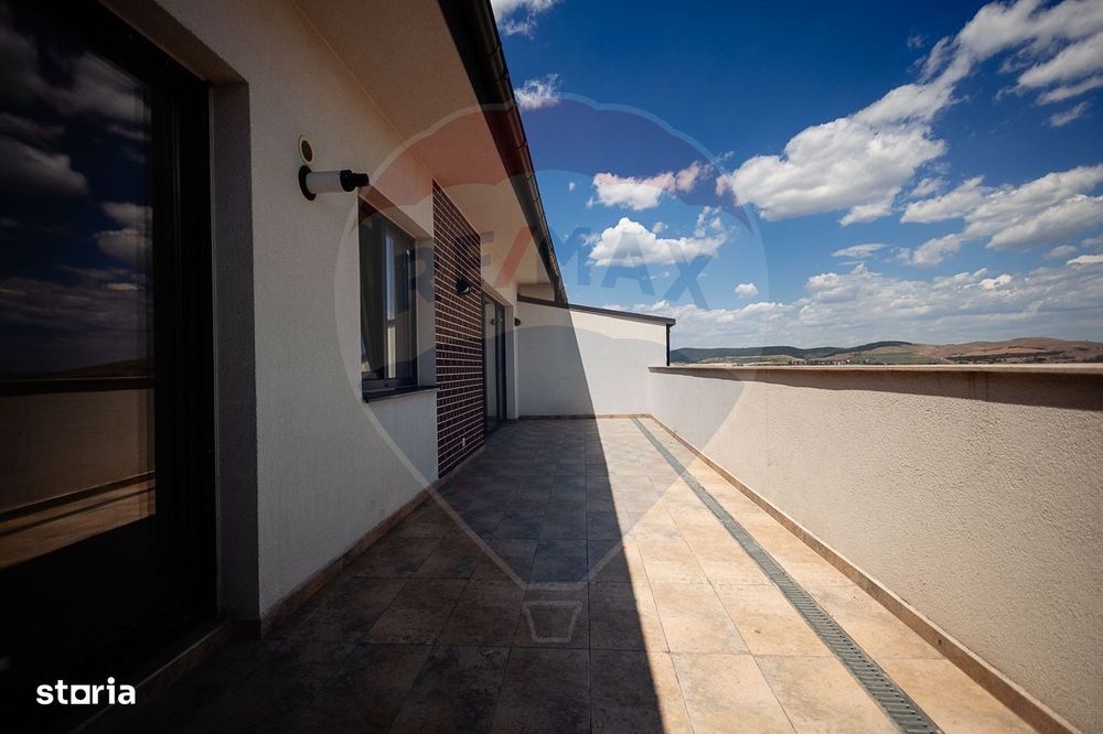 Apartament cu 3 camere tip Penthouse în zona Cetate COMISION 0%