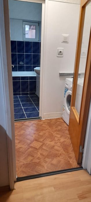 Vând apartament 2 camere (se poate face si de 3 camere)