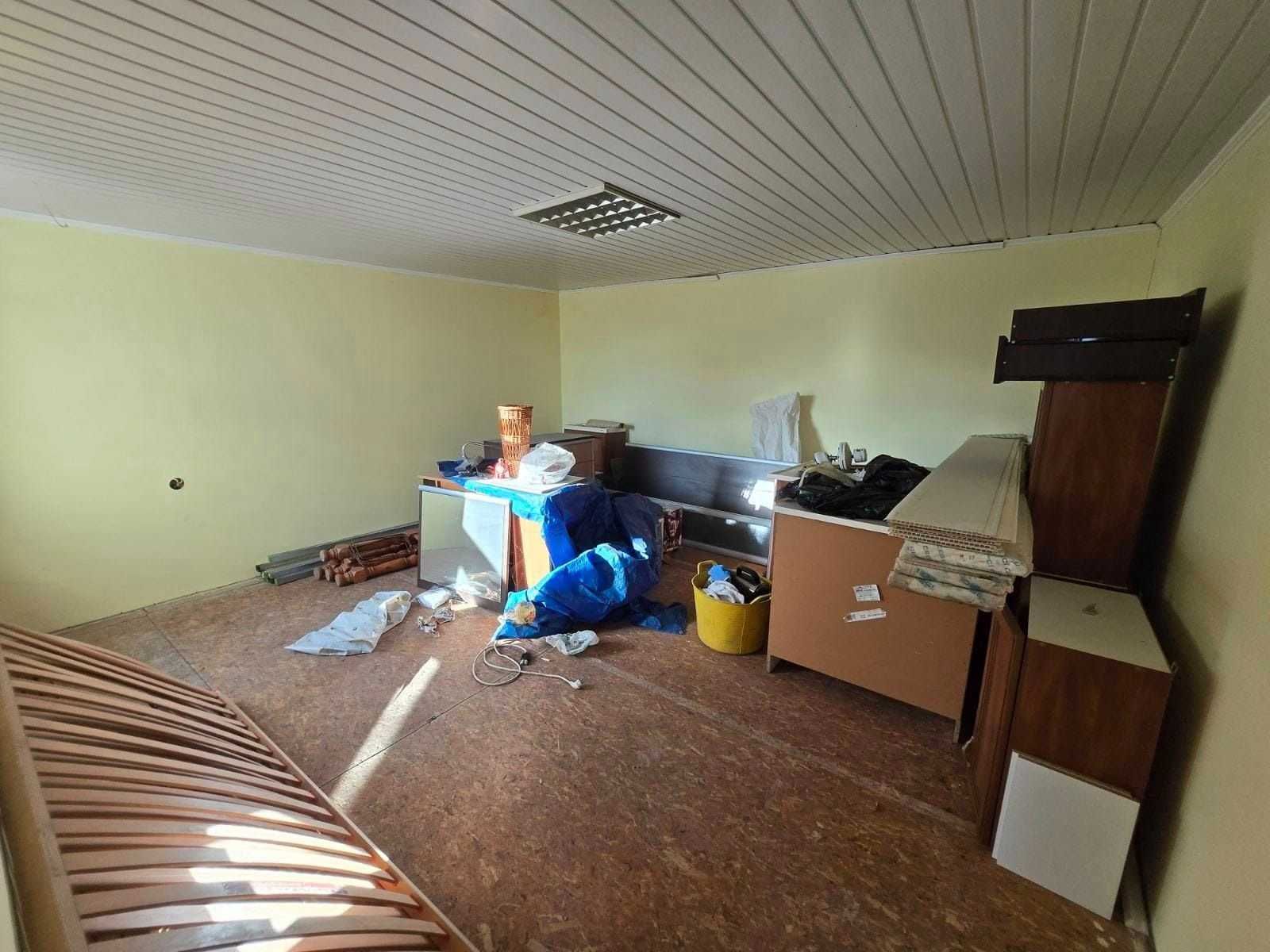Продава се двуетажна къща