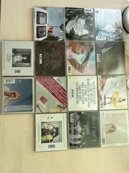 CD-uri Taylor Swift+Lana Del Rey (Exclusiv pentru Muncipiul Bucuresti)