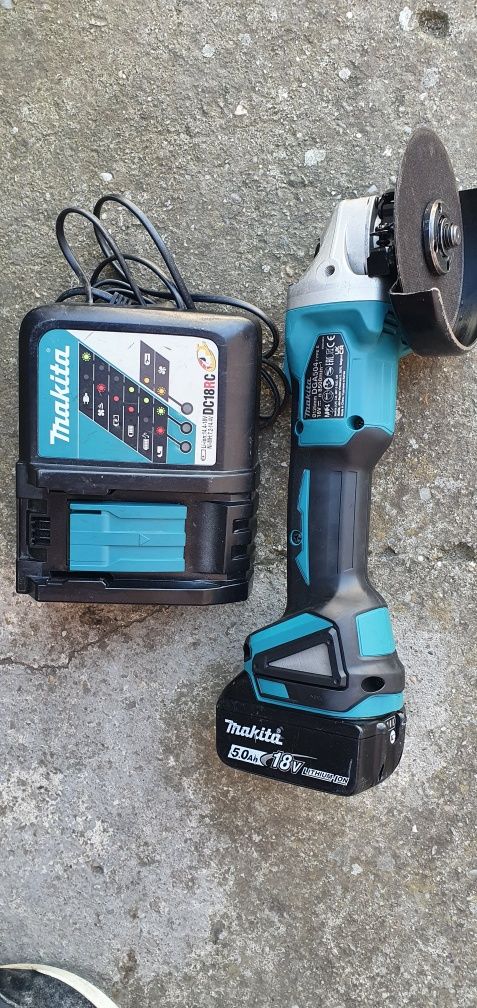 Flex makita cu acumulator.