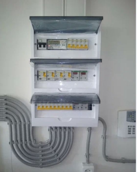 Услуга электрик ,сантехник