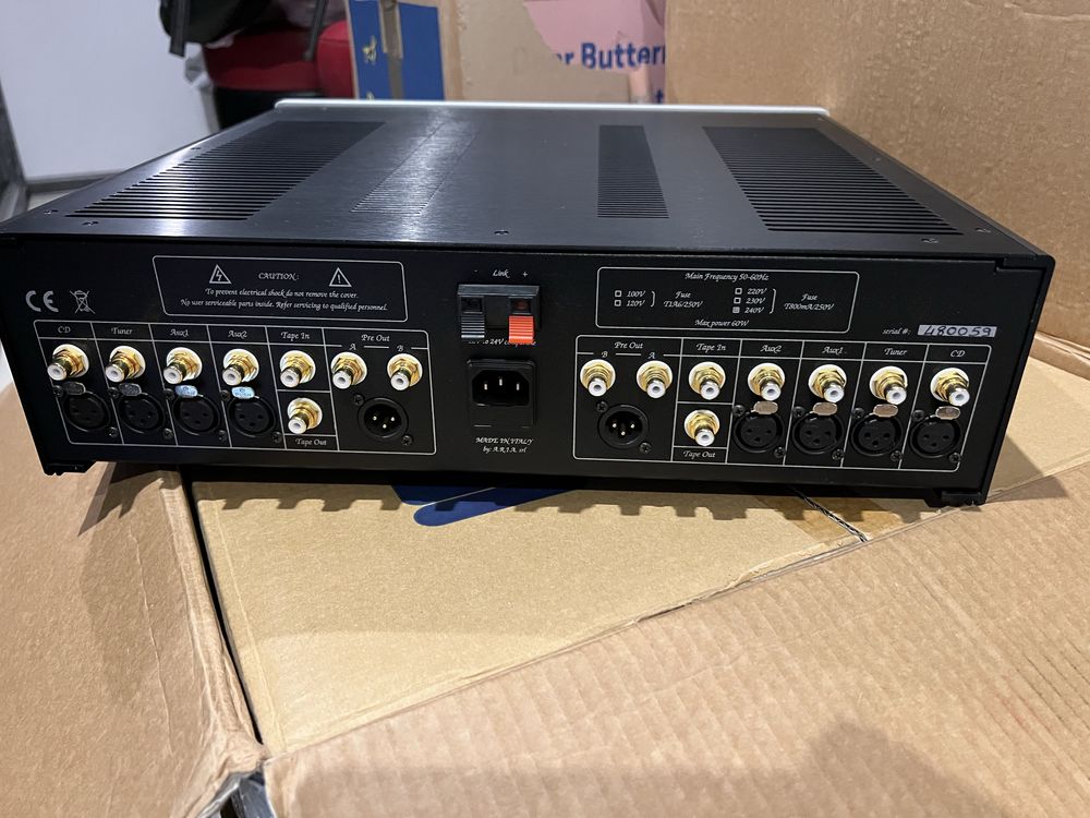 Unison research preamp- лампов хибриден пред усилвател