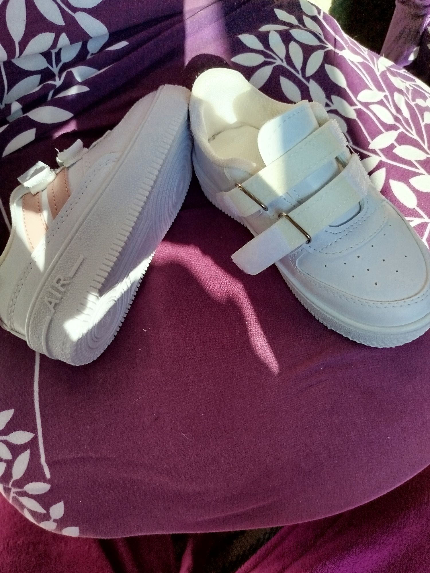 Pantofi sport/Adidași cu scai/arici pentru copii