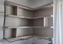 Bibliotecă suspendata, pe colț (în stare excelentă)