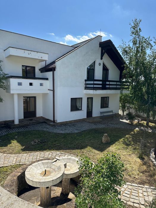 Vilă Bucium de vânzare 390000 Euro