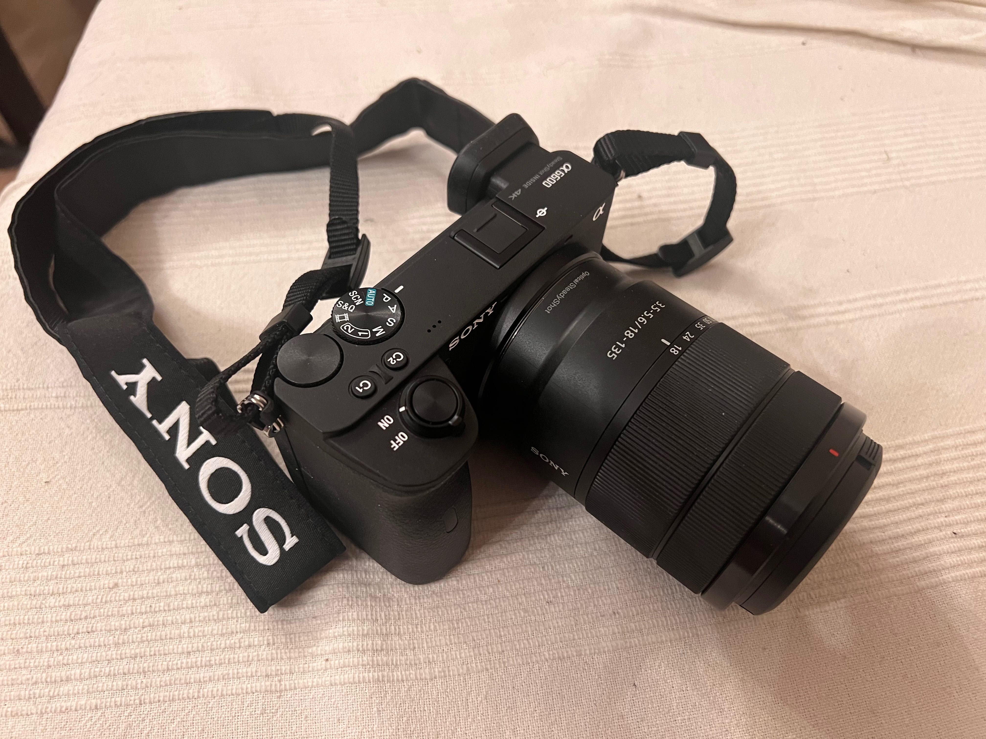 Sony A6600 + 18-135mm обектив
