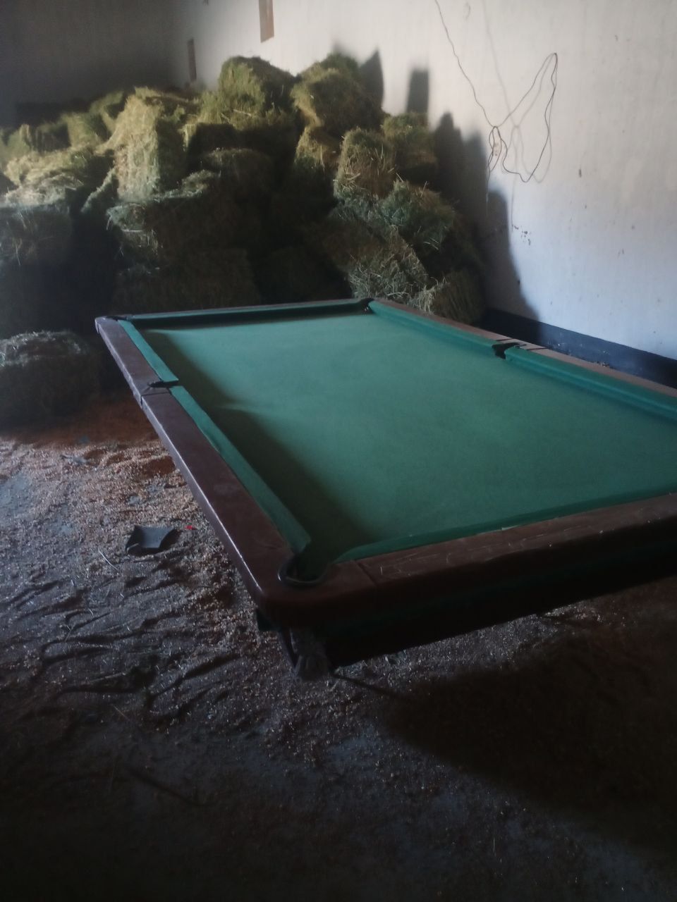 Billiard stoli sotiladi srochna (kelishilgan narxda)