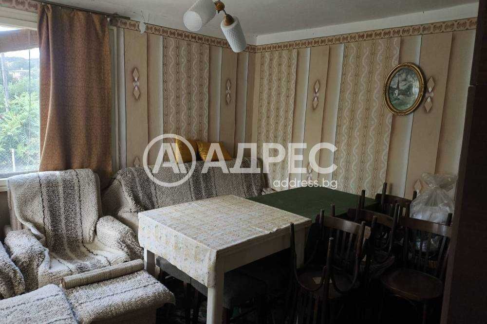 Само от "Адрес"! Продава се къща в с. Пороище