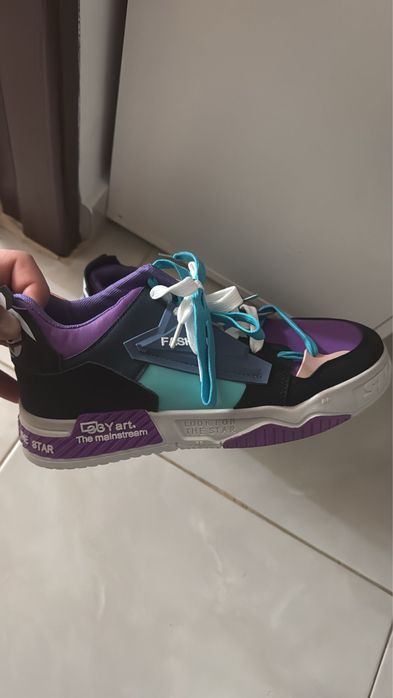 Vand Adidasi Noi Marimea 43 Unisex!