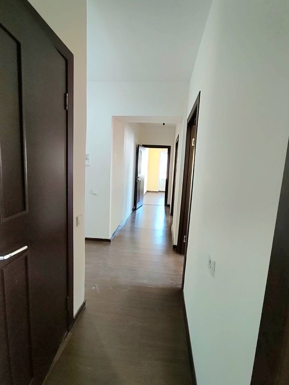 Квартира сотилади. Сергели 3а.  3/7/7.  60м²