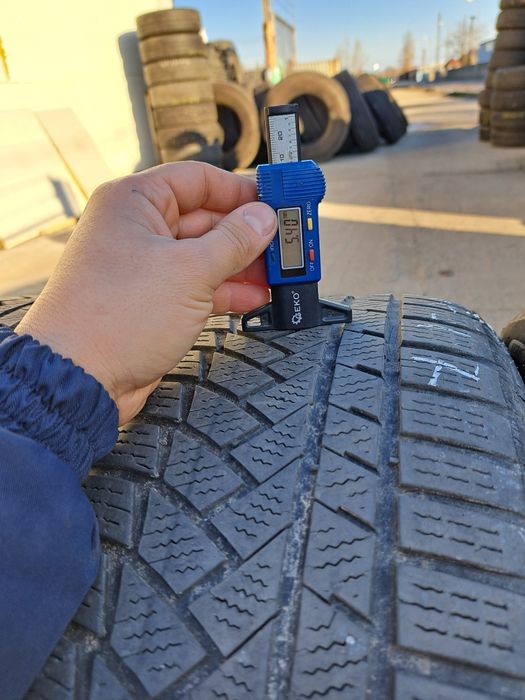 Anvelope de iarna 215-55r17 Continental