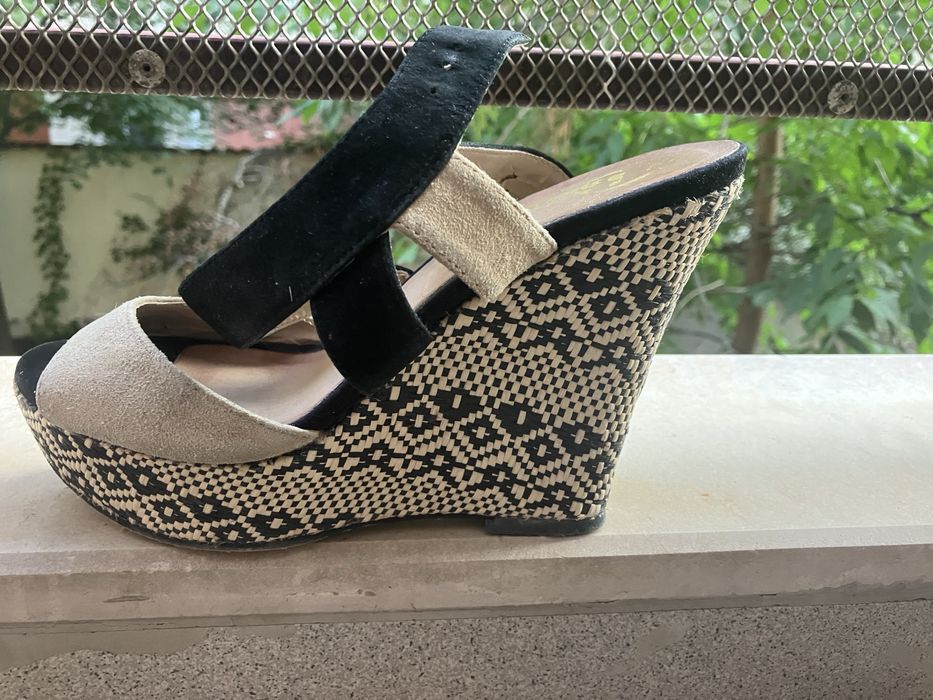 Сандали на платформа Bata, 37 номер