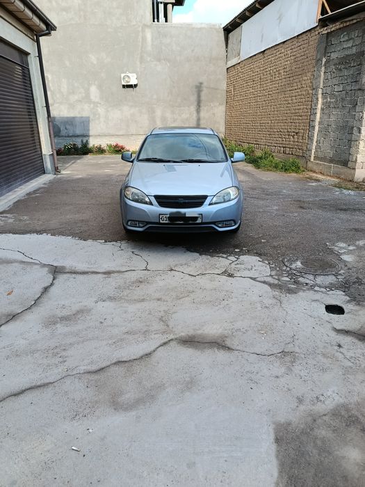 Gentra 3pozisiya avtomat 2017 delfin 135000probeg