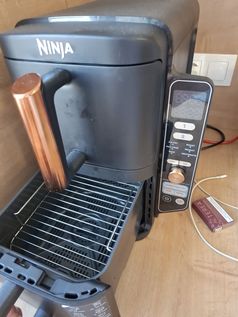 Фритюрник с горещ въздух (Airfryer) NINJA double stack