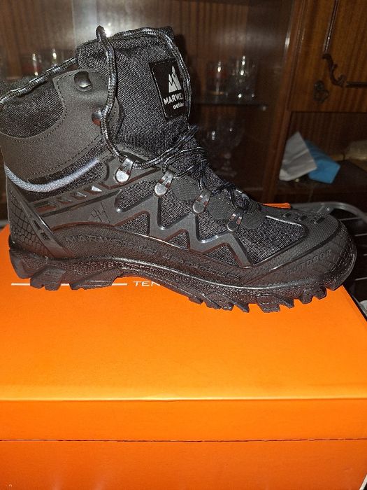 Нови зимни боти номер 43