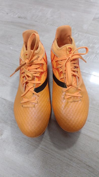 Vând ghete fotbal si mănuși portar copii