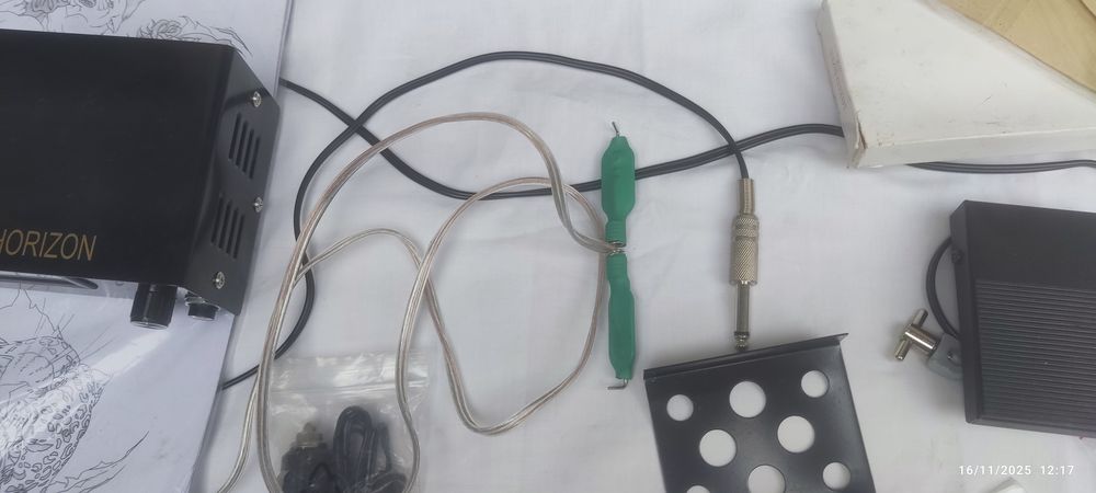 Set pentru tatuaje cu sursă