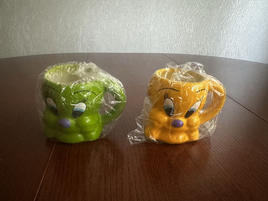 Керамическая кружка для концелярии и для ручек и карандашей.