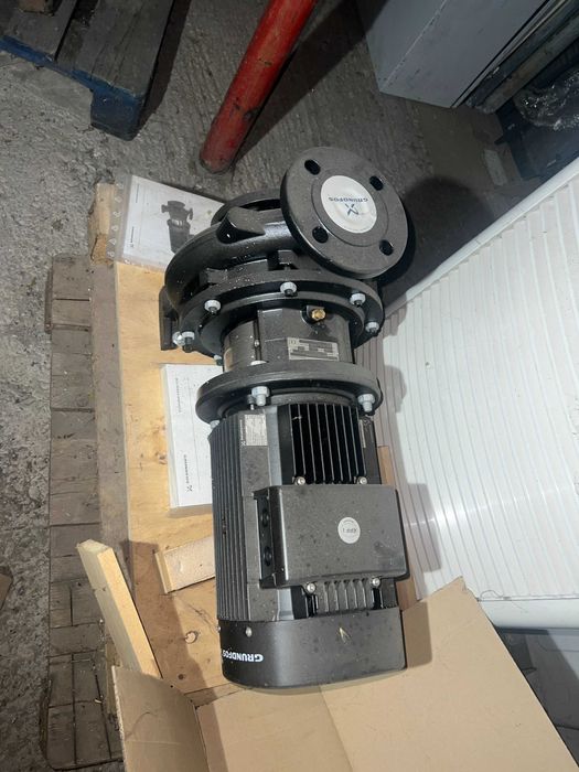 Pompă centrifugală verticală Grundfos TP50-200/215 A-F-A-BAQQV