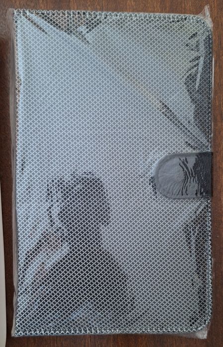 Луксозен калъф с вградена USB клавиатура 7" /  7.9" нов черен цвят