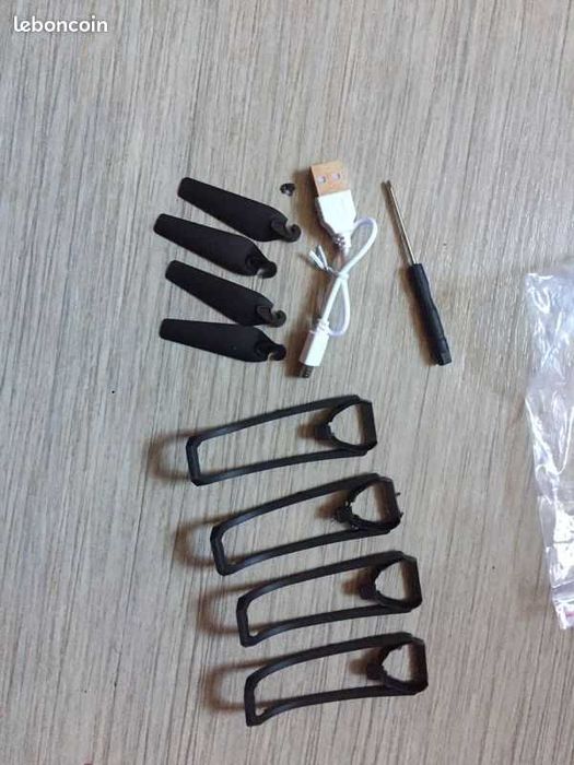 Drona cu telecomandă ,cu camera,pliabila husa, incarcare USB, 360gr