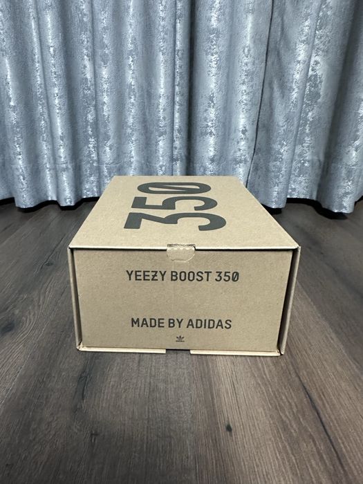 Adidas Yeezy Boost 350v2 Zebra