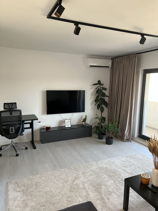 Închiriere apartament cu 2 camere decomandat, 67 mp