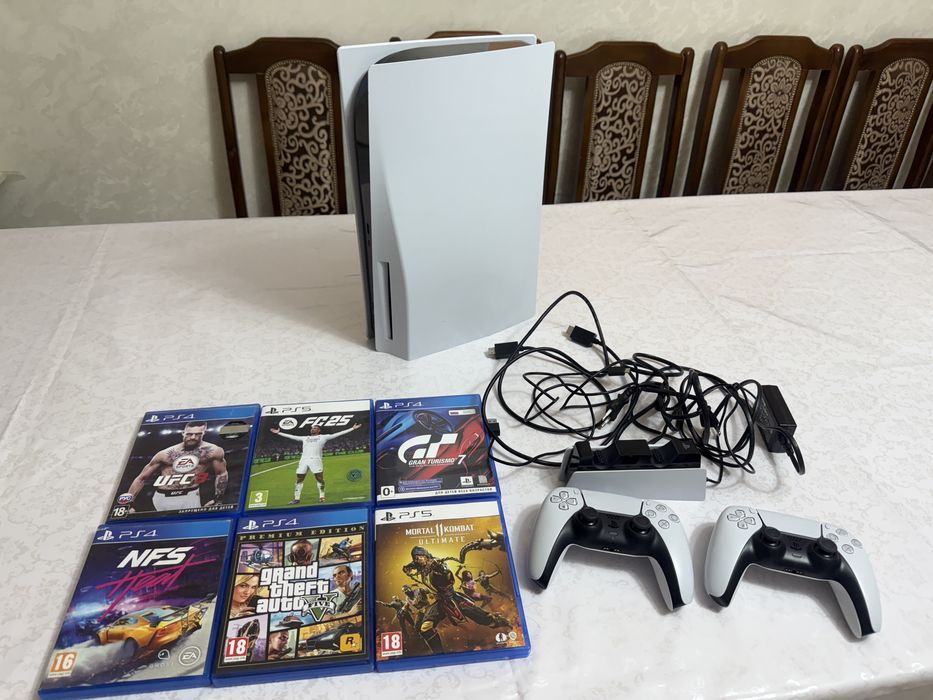 PlayStation 5 PS5 почти новый