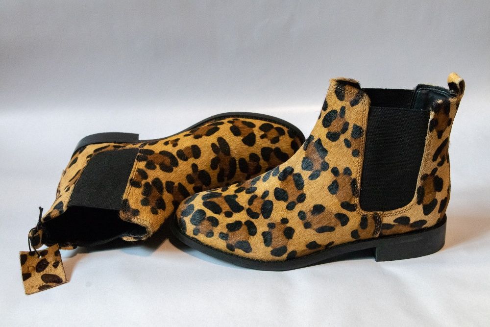 Botine Next din piele, animal print, cu par, marimea 38 wide