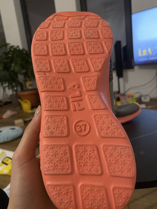 Încălțăminte Sport FILA - Ideali pentru Gym/Alergare - Mărimea 37