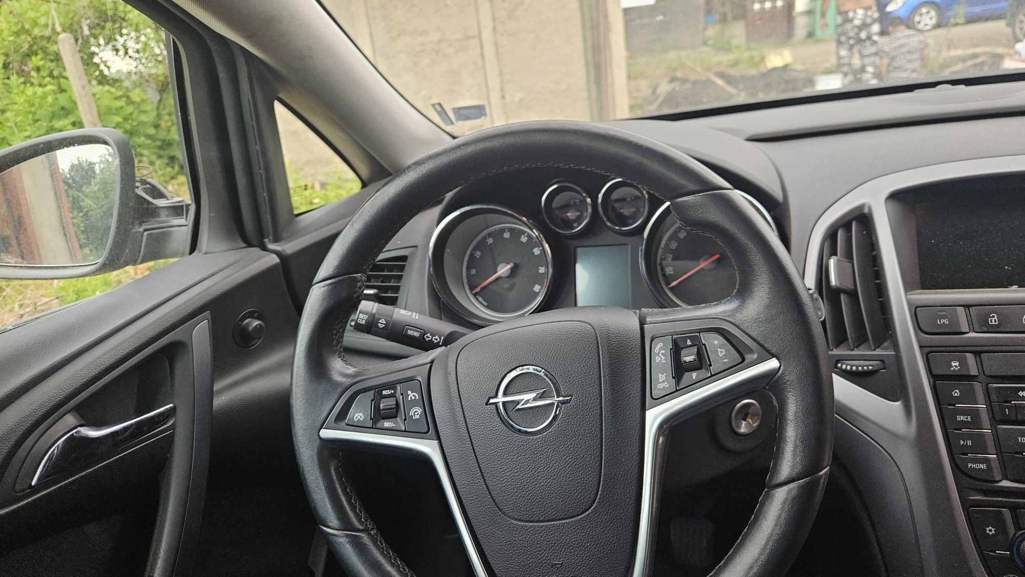 OPEL ASTRA J Комби 1.4 LPG на части
