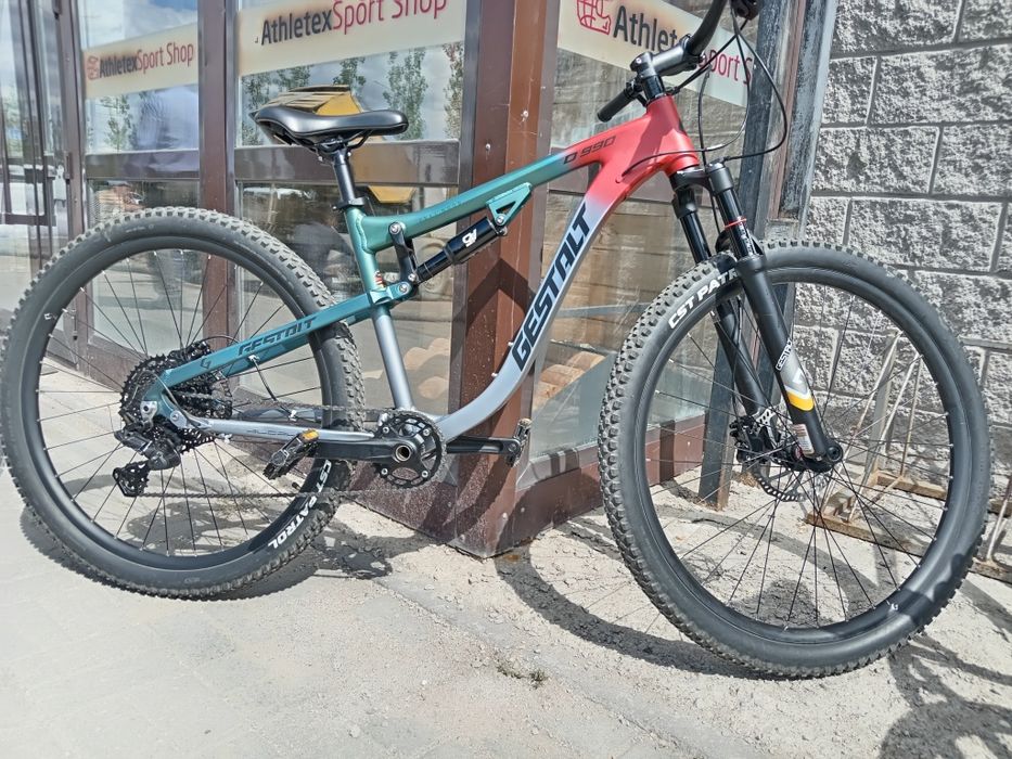 Г. Астана. Gestalt. Воздушные аморт,вилка Гидра sram level сзади колес