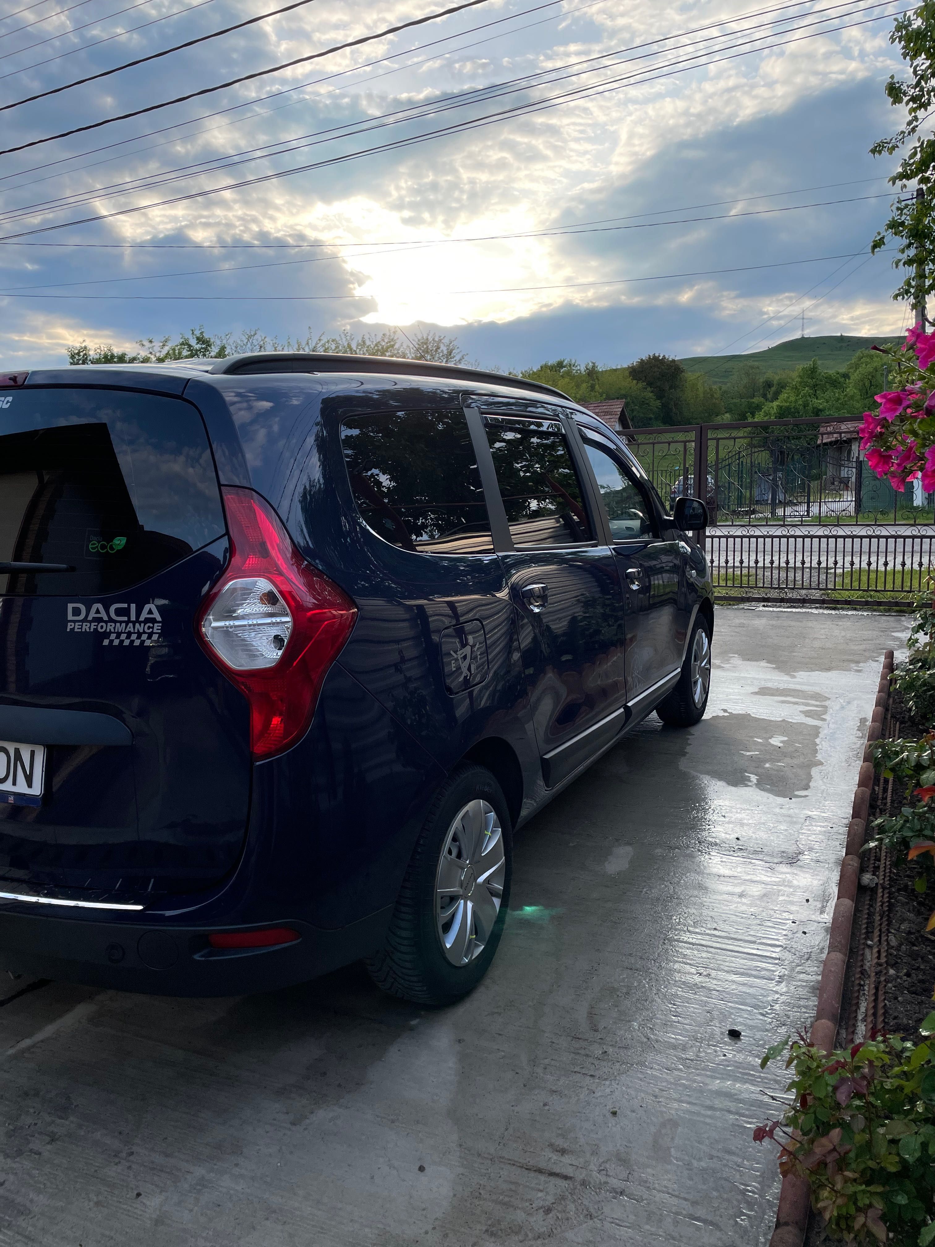 Dacia Lodgy ~2013~