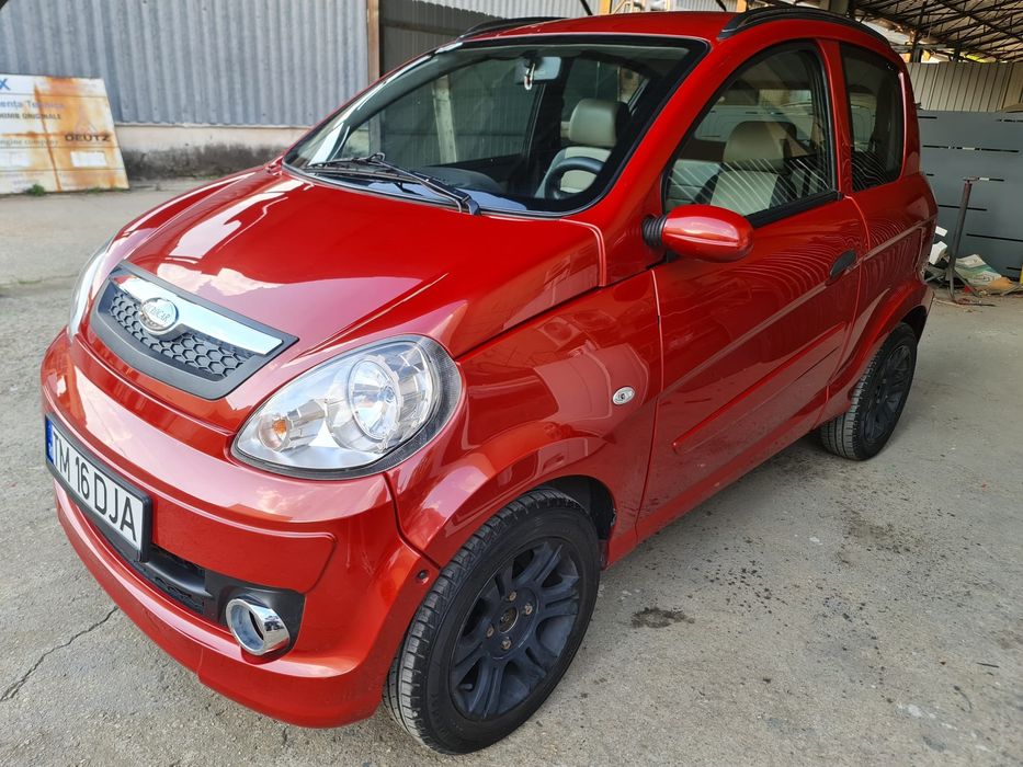 Vand MICROCAR M.GO family basic 4 PL,benzina 4 Locuri 21 CP
