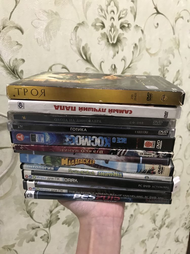 Продам диски с фильмами и играми для PC