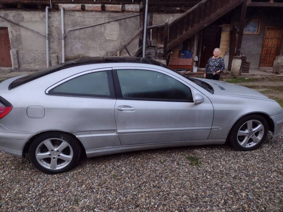 Se vinde Mercedes Benz mai multe detalii la telefon sau mesaj