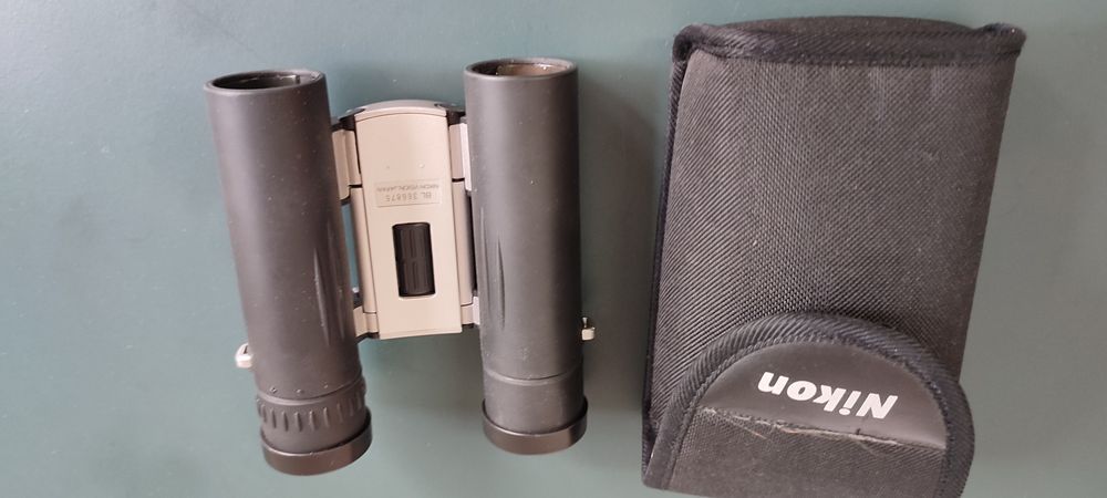 Binoclu Nikon 10x25 sport lite